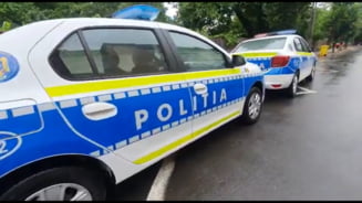 Focuri de armă pentru aplanarea unui scandal în Craiova. Un poliţist a fost rănit la mână de un bărbat pe care îl imobilizase