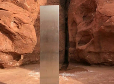 Monolitul metalic misterios din Utah a dispărut. Nimeni nu ştie cum a apărut şi cine l-a îndepărtat
