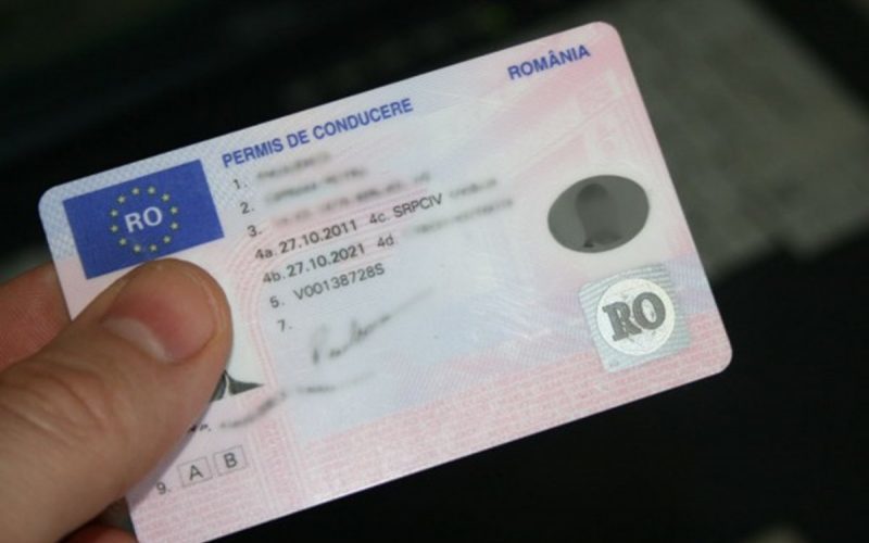 Atenţie când coduceţi în străinătate: O ţară membră a UE are dreptul să nu recunoască permisul de conducere reînnoit în alt stat, dacă există interdicţie de conducere în acea ţară