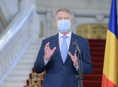 Preşedintele Klaus Iohannis a declarat, marţi, că a fost stabilită strategia campaniei de vaccinare anti-Covid în România, Valeriu Gheorghiţă, medic la Spitalul Militar Central, fiind numit coordonatorul acesteia.