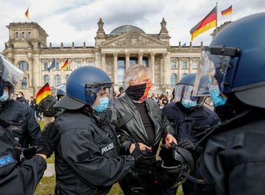 Oficial german: Germania se confruntă cu un risc în creştere de atacuri ale militanţilor de extremă-dreapta, care neagă existenţa pandemiei de coronavirus