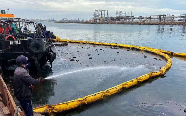 Dezastru ecologic în portul Constanţa