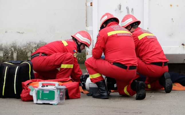 Pacient căzut de la etajul al patrulea al Spitalului CFR Ploieşti. Poliţia a deschis anchetă pentru vătămare corporală din culpă