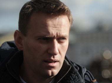 Alexei Navalnîi a fost condamnat la închisoare. Protestatarii au ieşit în stradă în număr mare şi scandează „Rusia fără Putin!”