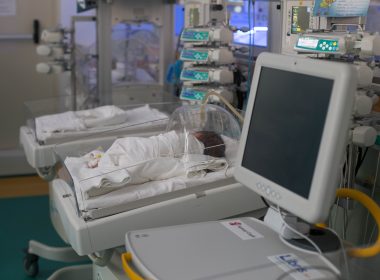 Maternitatea Bucur şi Spitalul ”Sfânta Maria” Iaşi au nevoie de aparatură medicală de tratare Covid-19 şa nou-născuţi şi copii