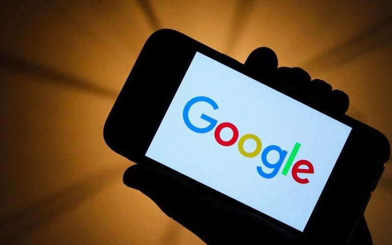 Angajaţii Google care lucrează de acasă ar putea să primească salarii mai mici