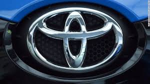 Preşedintele Toyota avertizează: maşinile electrice pot duce industria auto în colaps