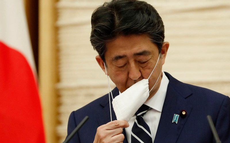 Japonia: Fostul premier Shinzo Abe a prezentat scuze în faţa legislativului în scandalul finanţărilor unor recepţii