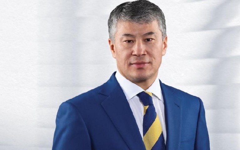 Tranzacţie: Unul din cei mai bogaţi şi influenţi magnaţi din Kazahstan, încuscrit cu "tatăl naţiunii", intră pe piaţa românească a gazelor