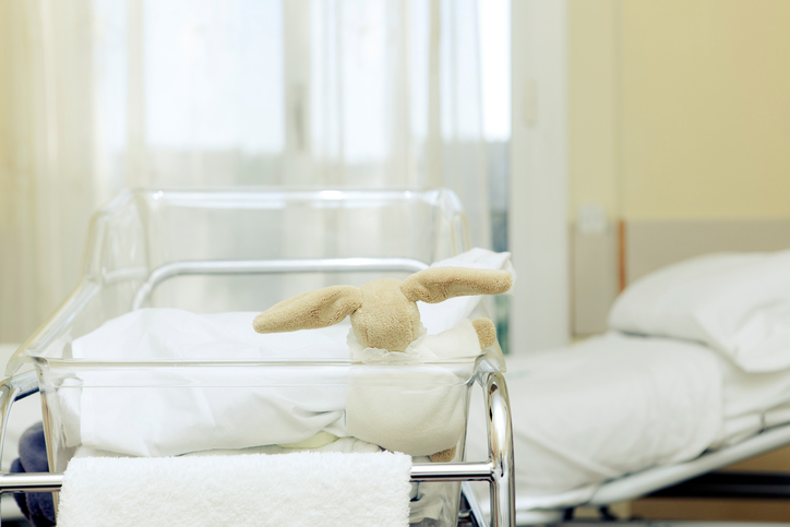O femeie a murit după ce a născut un bebeluş sănătos. Familia acuză medicii de malpraxis