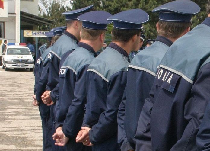 Poliţişti anchetaţi în Bacău
