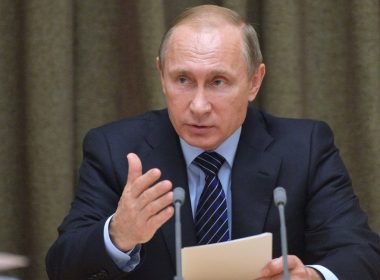 Putin a recunoscut independenţa regiunilor separatiste