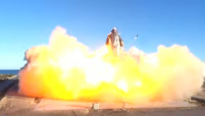 VIDEO | Racheta lansată de Elon Musk a explodat la aterizare. Imagini spectaculoase