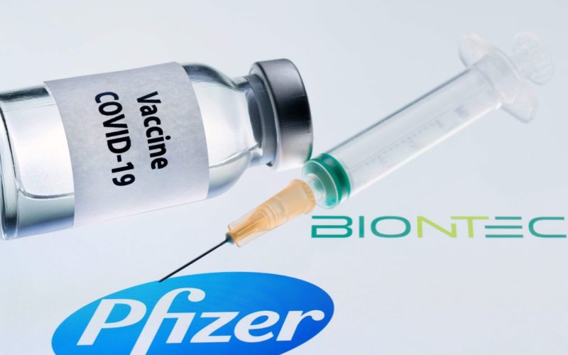 O nouă tranşă de vaccinuri produse de Pfizer/BioNTech este adusă în ţară