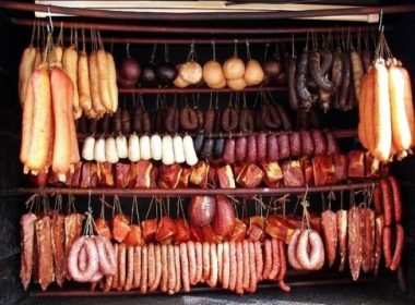 Târg cu produse româneşti – o ”mână” cerească pentru producători