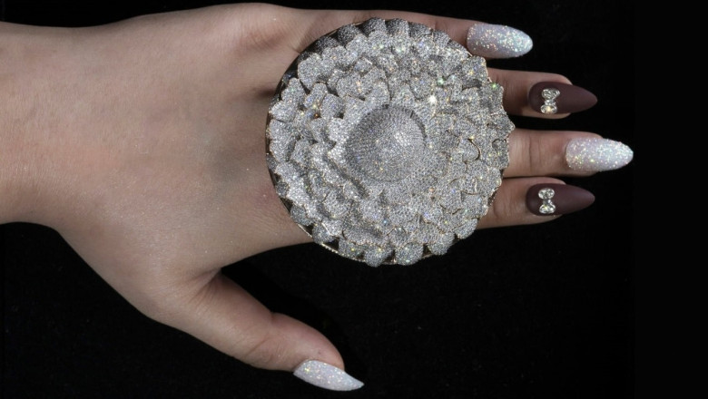 Un inel cu peste 12.000 de diamante a intrat în Cartea Recordurilor
