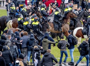 Proteste violente în Amsterdam