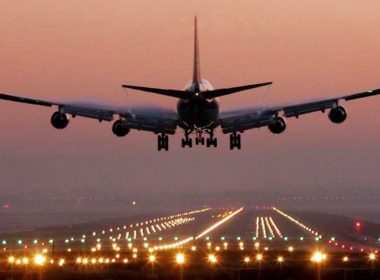 Pasagerii unui zbor anulat din cauza unei greve a piloţilor trebuie despăgubiţi de compania aeriană