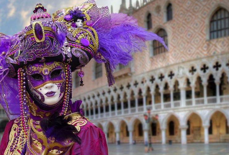 Carnavalul de la Veneţia şi-a deschis porţile numai în mediul virtual. Pandemia a umbrit fastuosul eveniment