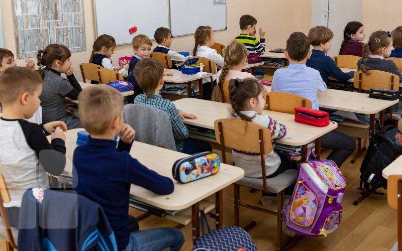 Învăţătorii din România au cele mai numeroase clase cu elevi din Uniunea Europeană