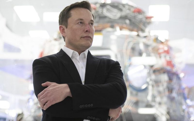 Musk anunţă că vehiculele Tesla pot fi acum achiziţionate folosind bitcoin