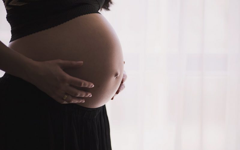 O neozeelandeză însărcinată care nu a putut reveni în ţară, primită de talibani în Afganistan