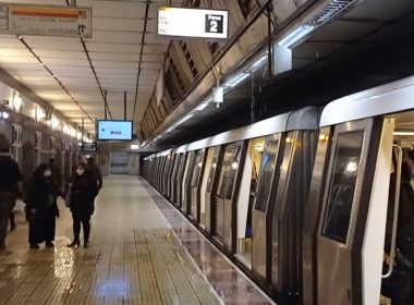 Incident la metroul Bucureşti: Din tavanul staţiei Eroilor a curs apă direct pe peron. Explicaţia Metrorex