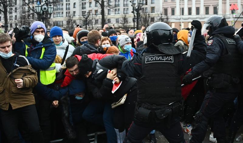 Val de proteste în Rusia