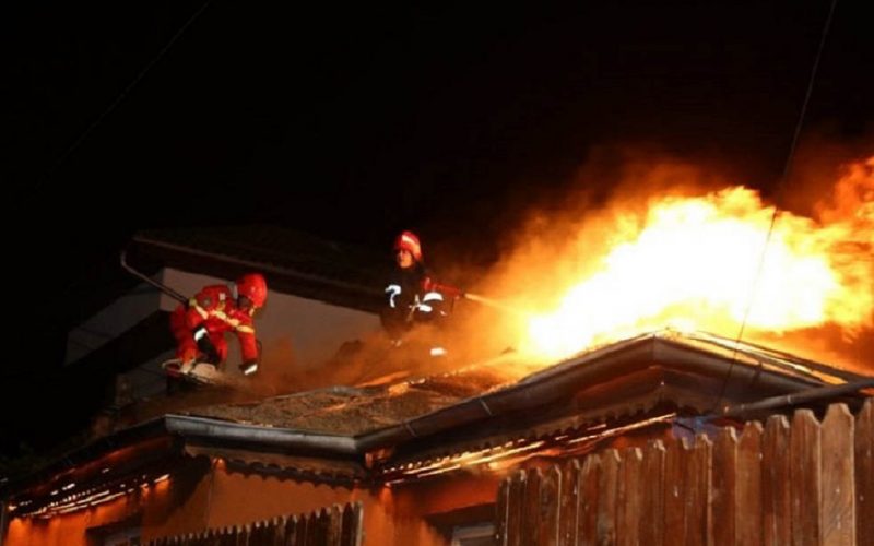 Cluj: O femeie a murit la Câmpia Turzii după ce în locuinţa sa a avut loc o explozie, urmată de incendiu