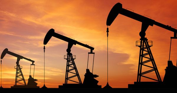 Preţurile petrolului au scăzut de teamă că un acord privind producţia între Arabia Saudită şi Emiratele Arabe va mări oferta