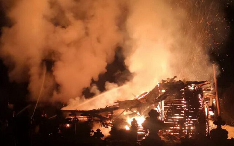 Biserica de lemn din Brodina de Sus, judeţul Suceava, a ars în totalitate. Mai multe informatii astazi, la Focus 15:00 si Focus 18:00