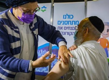 Israel: Prima doză de vaccin a redus cu 60% spitalizările la persoanele de peste 60 de ani