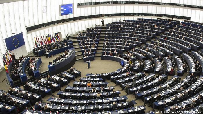 PE vrea o nouă strategie a relaţiilor UE-Rusia. “Toate statele membre UE să arate solidaritate maximă cu Germania, Polonia şi Suedia”