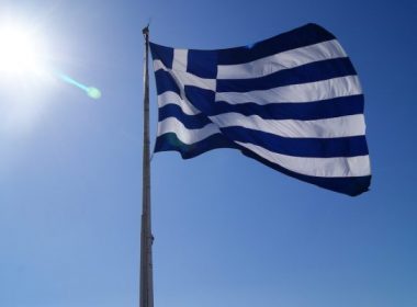 Grecia renunţă la certificatul verde, pe durata sezonului estival / Folosirea măştii, obligatorie la interior, cel puţin pe toată durata lunii mai