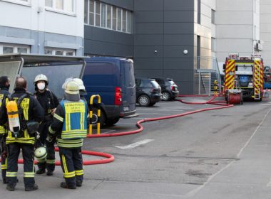 Explozie cu trei răniţi la sediul din Germania al unui lanţ de supermarketuri. Presă: A fost o bombă plasată într-un plic
