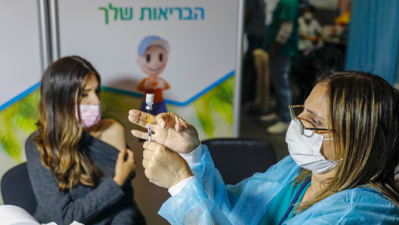 Israelul va vaccina 100.000 de muncitori palestinieni de pe teritorul său