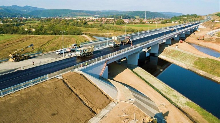 CNAIR a primit12 oferte pentru proiectarea şi execuţia a încă 41 km din Autostrada Transilvania