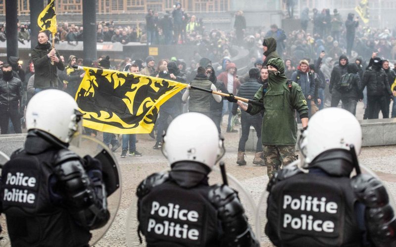 Sute de persoane arestate la Bruxelles, în urma unui protest împotriva restricţiilor
