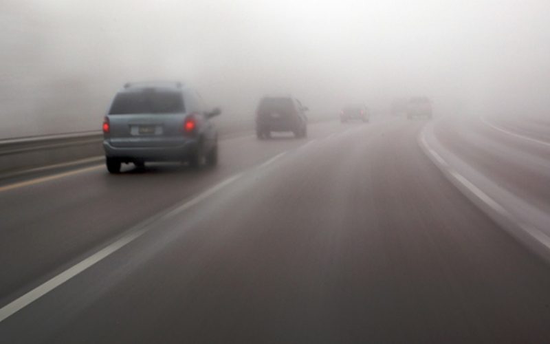 Ceaţă densă pe Autostrada Soarelui. Vizibilitatea este sub 100 de metri