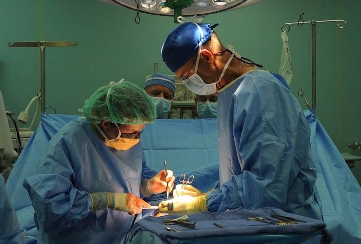 Medicul din Belgia care îl tratează pe pacientul român cu arsuri: „Mirosea şi era cu nişte comprese directe pe piele!”