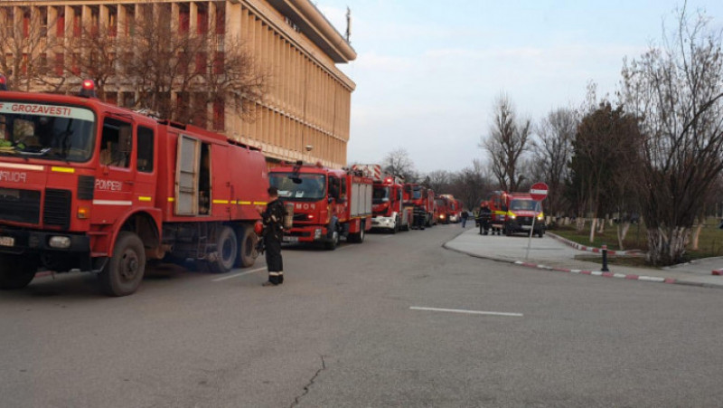 Incendiu la Politehnica din Bucureşti. Motivul: echipament aflat la subsolul clădirii Rectoratului