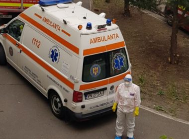 Caz absurd de Vaslui: un bolnav care locuieşte chiar lângă spital, dar era izolat în casă din cauza COVID, a aşteptat o ambulanţă 24 de ore