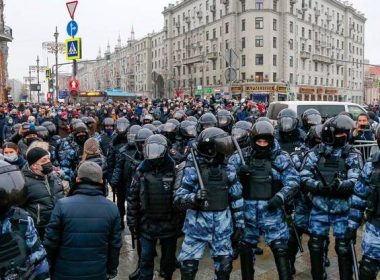 Arestările continuă în Rusia. Poliţia îi reţine pe cei care se află în faţa Tribunalului ce urmează să se pronunţe în cazul Navalnîi