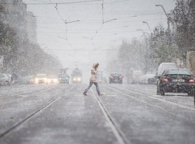 Un val de aer polar loveşte România: ger şi ninsori