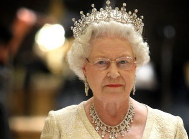 Regina Elisabeta a II-a îşi doreşte „cu disperare să o vadă” pe Lilibet, fiica Prinţului Harry şi a lui Meghan Markle
