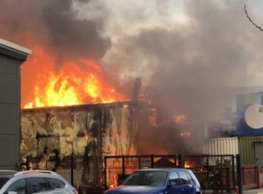 Un incendiu violent a cuprins o fabrică de carne din Berlin