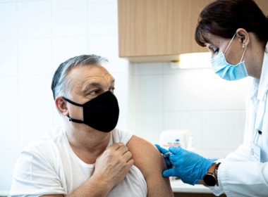 Premierul Viktor Orban s-a vaccinat cu vaccinul chinezesc Sinopharm
