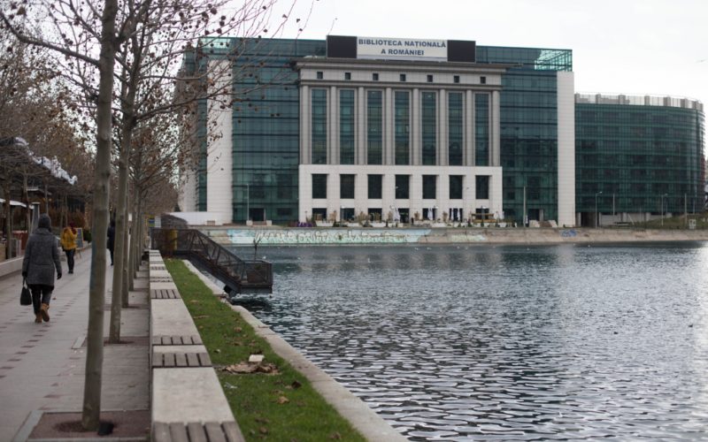 Biblioteca Naţională a României închide de luni două săli de lectură