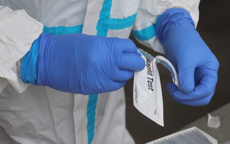 Japonia recurge la automatele de vânzare pentru a facilita accesul la testele PCR