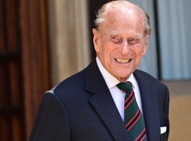 Prinţul Philip părăseşte spitalul după o intervenţie chirurgicală cardiacă